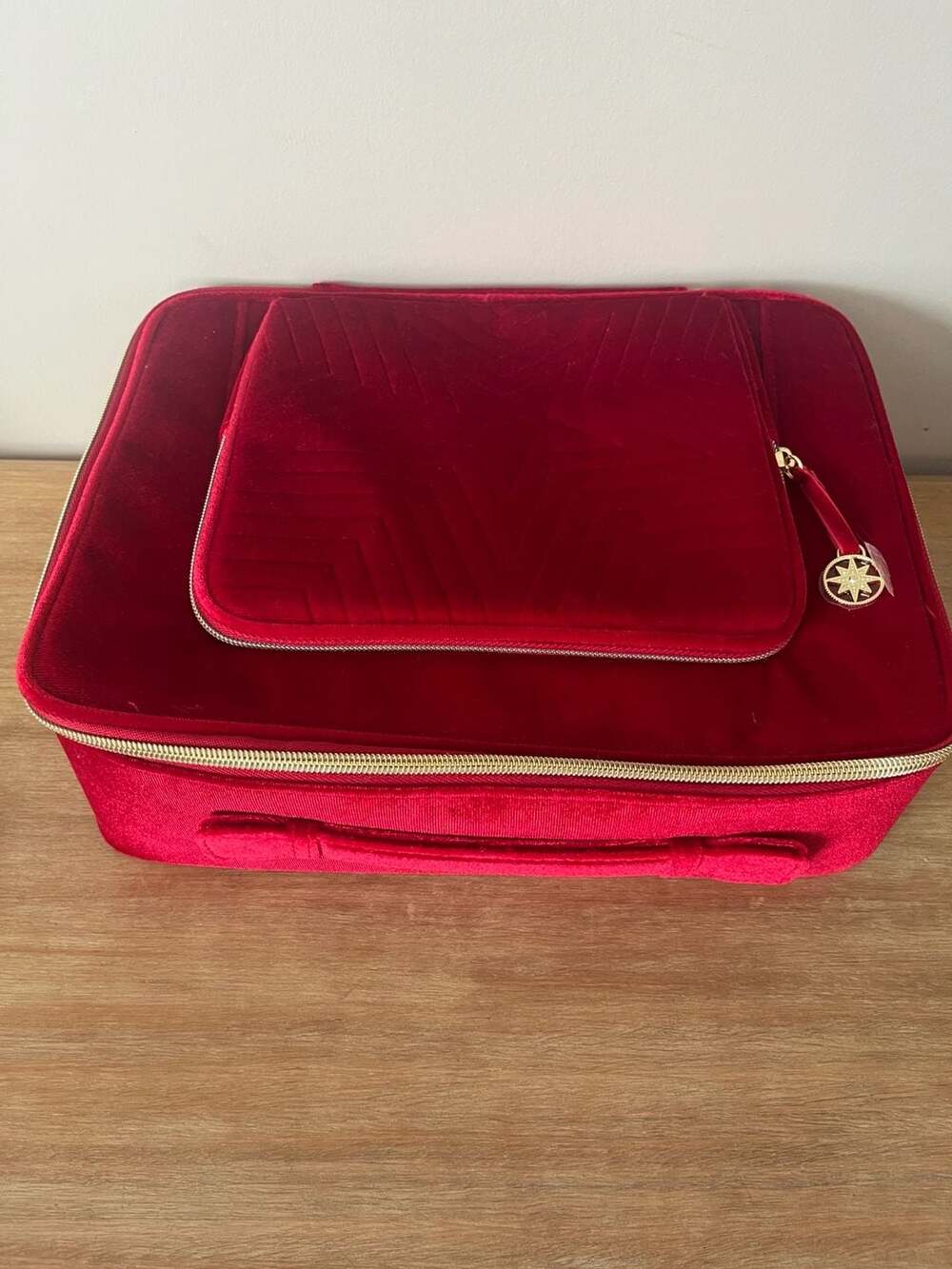 Estee Lauder Red Velvet Holiday Makeup Train Case Travel Organizer